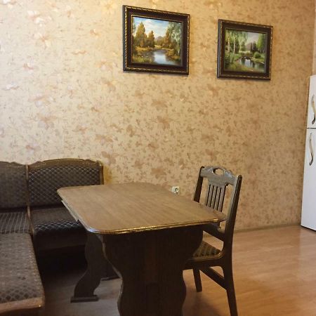 Затишна Квартира В Центрі Міста Тернопил Екстериор снимка