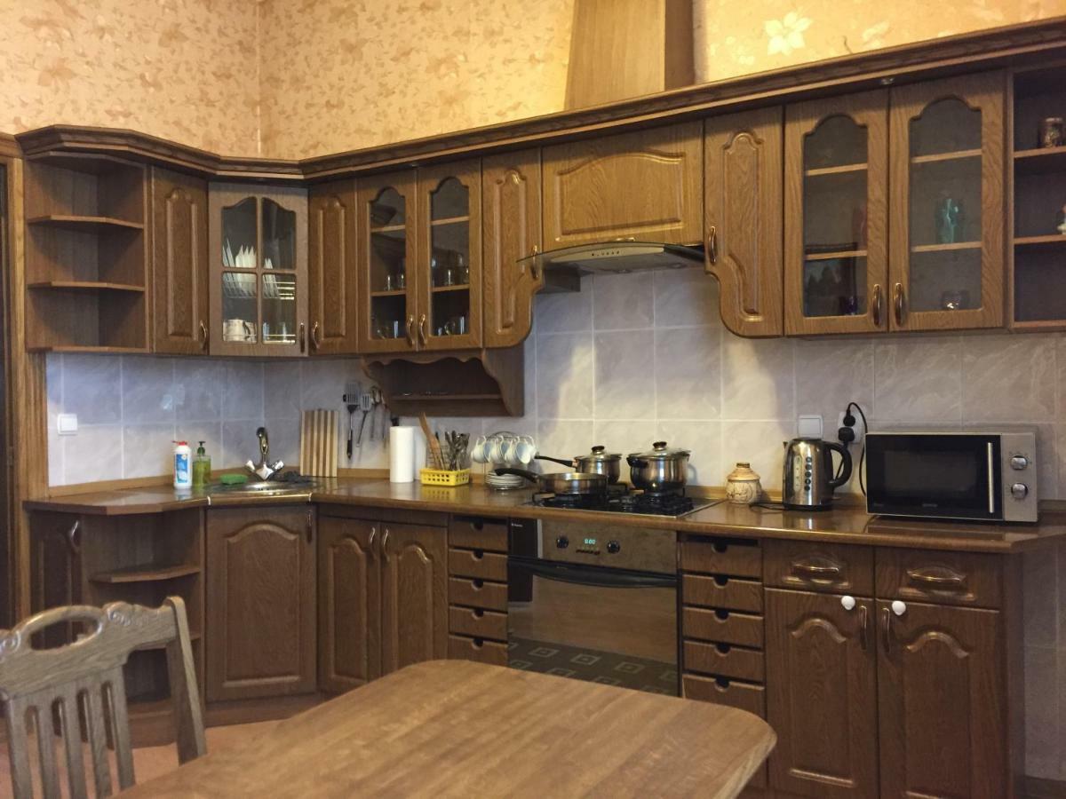 Затишна Квартира В Центрі Міста Тернопил Екстериор снимка